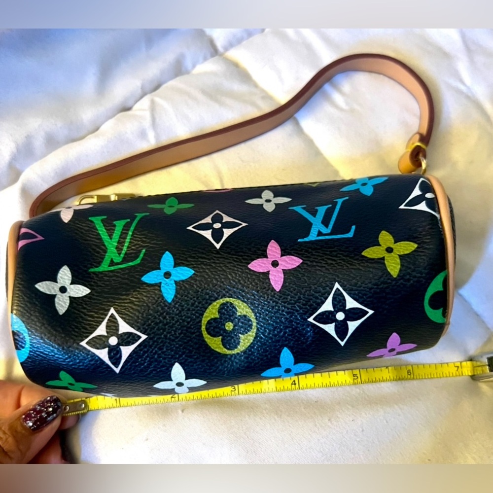 👑✅PRICE FIRM✅ Black Multicolor Monogram Mini Barrel Cosmetic Case. Brand new! - Picture 10 of 14